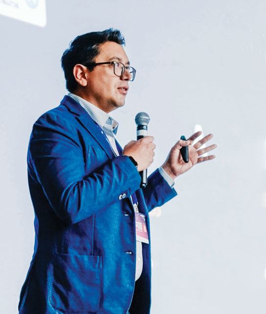 Ivan Salazar en una conferencia de innovación en León Guanajuato